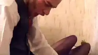 ابوها ينيكها وهي نائمة كلاسيك