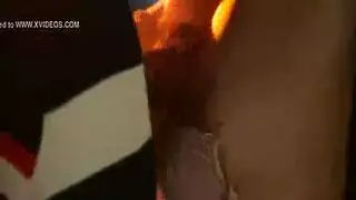 أم آسيوية ناضجة تأخذ قضيب شاب قوي