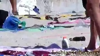 سحاق ثلاثي صريح على الساحل الفرنسي