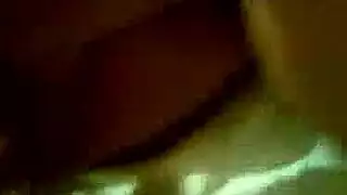 عاهرة محجبة تتعرض للضرب في مهبلها وتمتلئ أصابعها