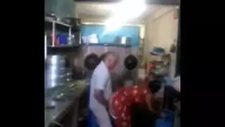 جلسة الجد الخشنة مع زوجة الابن في المطبخ