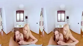 حركة صريحة بالواقع الافتراضي: مص مثير من فتاة جميلة