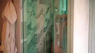 سكس قوي ونيك في الطيز عنيف