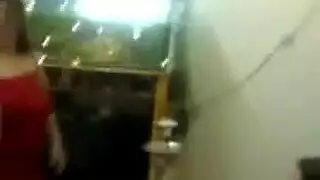 شقة مواعدة إباحية: عاهرات مثيرة ترقص في ملابس داخلية قبل جماع جماعي